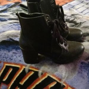 Half cut black boots w/ heel only wore once